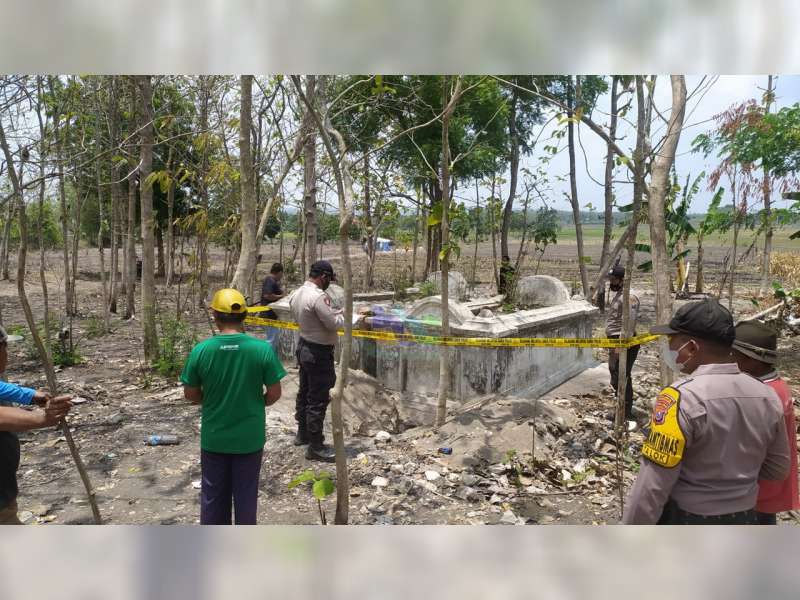 Diduga Jarah Harta Karun, Dua Kuburan Cina di Kalitidu, Bojonegoro, Dibongkar Orang Tak Dikenal