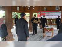 Unik, Bupati Lantik 13 Pejabat di Lingkup Pemkab Blora di Kampung Adat Samin