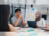 6 Tipe Pekerja Kantoran Saat Momen Gajian, Mana yang Paling “Kamu” Banget?