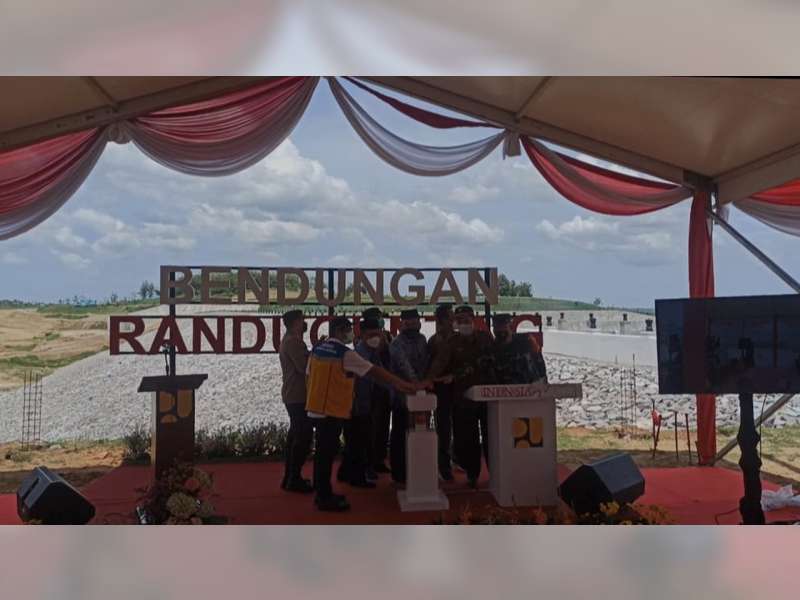 Bupati Blora Resmikan Pengisian Air Bendungan Randugunting