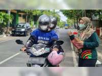 Peringatan Hari AIDS Sedunia di Blora Diperingati dengan Aksi Berbagi Bunga