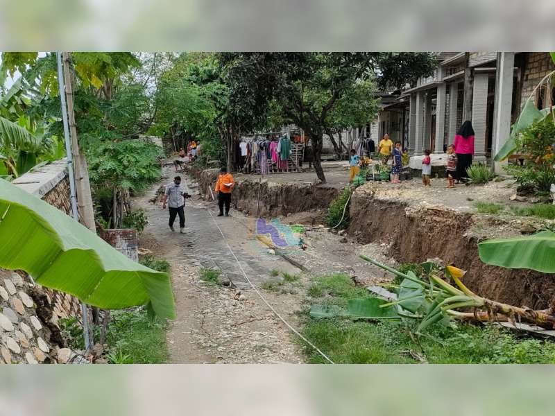Tanggul Bengawan Solo Ambles, Belasan Desa di Bojonegoro Terancam Terendam Banjir