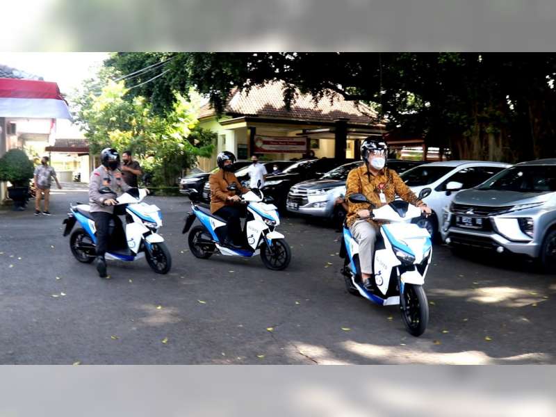 Bupati Bersama Forkopimda Blora 'Test Drive' Motor Listrik Gesits