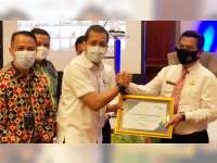 Kejaksaan Negeri Bojonegoro Terima Penghargaan dari BPJS Ketenagakerjaan Jawa Timur