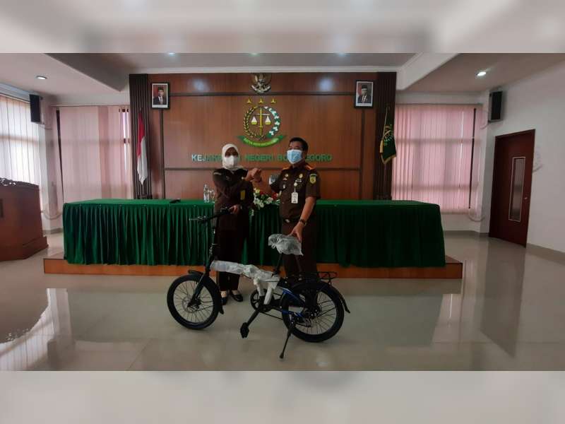 Kajari Bojonegoro Beri Hadiah pada JPU yang Usulkan 'Restorative Justice' Kasus Penganiayaan