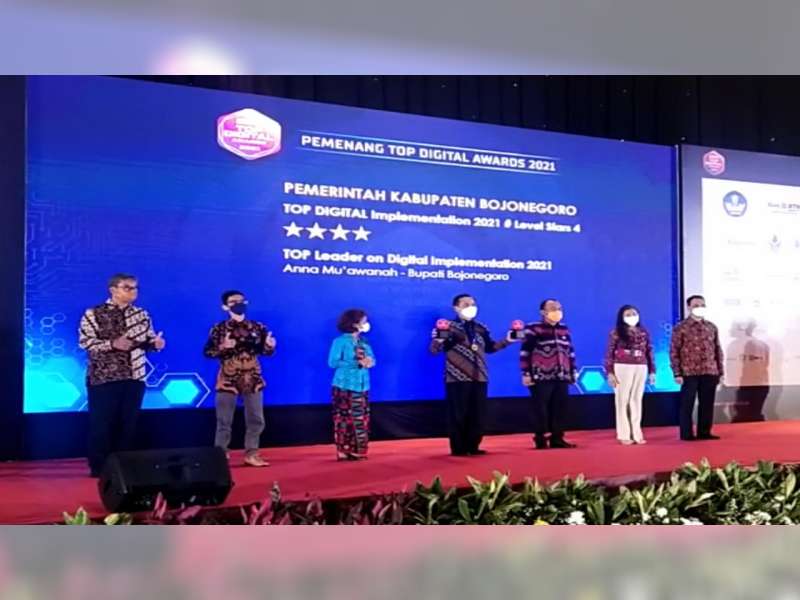 Pemkab Bojonegoro Raih Dua Penghargaan Top Digital Awards 2021
