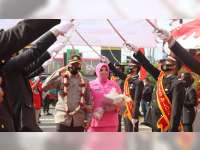 Kedatangan Kapolres Blora yang Baru, AKBP Aan Hardiansyah Disambut Tradisi Pedang Pora