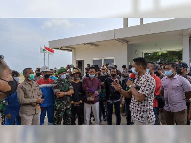 Demo Warga di Kilang Minyak GRR Tuban Sempat Memanas, Kades Wadung Marah hingga Ancam Lapor Ahok