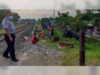 Mobil Tertabrak Kereta Api di Kalitidu, Bojonegoro, Satu Orang Tewas, Seorang Lainnya Luka Berat