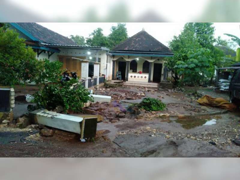 Banjir Bandang di Kerek, Tuban, Seorang Kakek Dilaporkan Meninggal