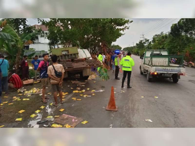 Kecelakaan Beruntun di Kalitidu, Bojonegoro, Seorang Pengemudi Luka Berat