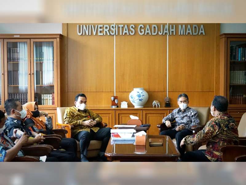 Rektor UGM Yogyakarta Siap Bantu Pembangunan Akses Blora Selatan Dan Pendirian RS Randublatung