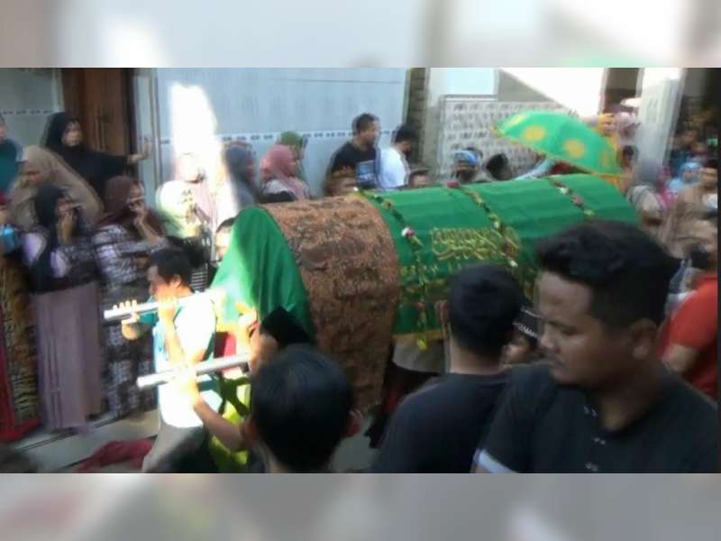 Keluarga Dai Kondang Buya Arrazy Mengikhlaskan Anaknya yang Tewas Tertembak di Palang, Tuban