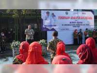 Bupati Blora Serahkan 6 Unit Ambulans Baru untuk Puskesmas