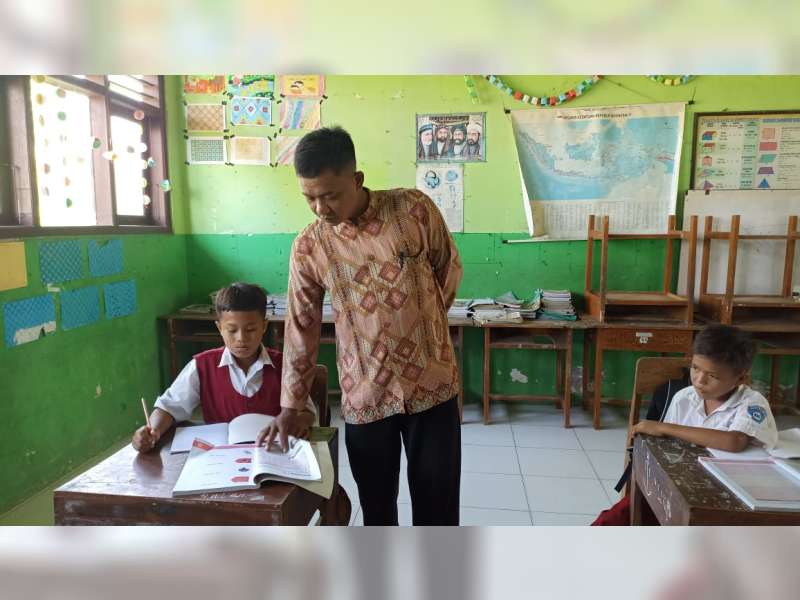 Tak Punya Teman, Satu-satunya Siswa Baru SDN Ngimbang, Tuban Kini Tak Mau Masuk Sekolah