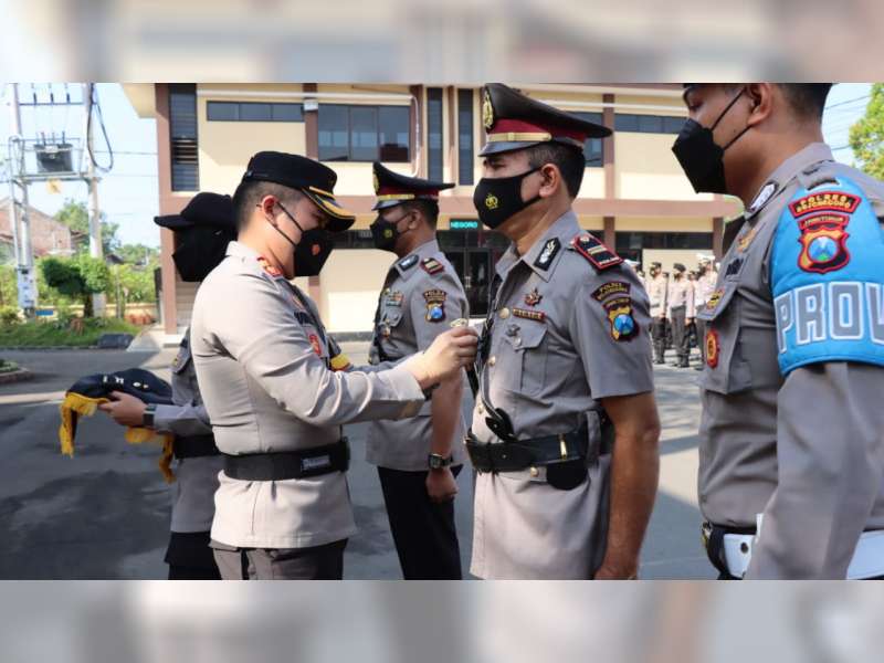 Kapolres Bojonegoro Pimpin Upacara Sertijab Kasat Samapta dan Kapolsek Kalitidu