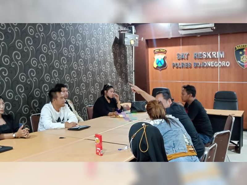 Belasan Orang di Bojonegoro Laporkan Owner Arisan Online ke Polisi