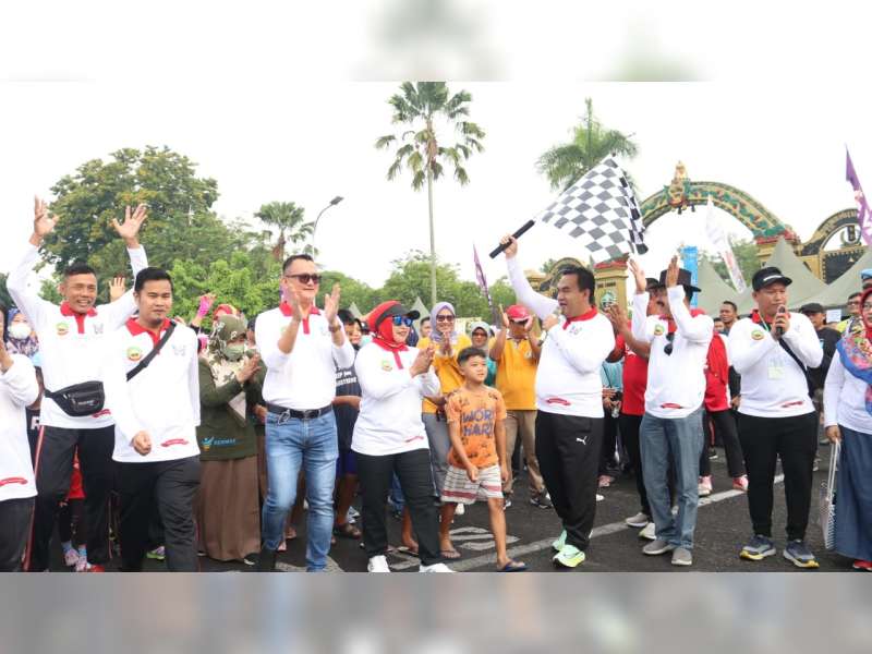 Jalan Sehat hingga Vaksinasi Berhadiah Umrah Warnai Puncak Peringatan HKN di Blora