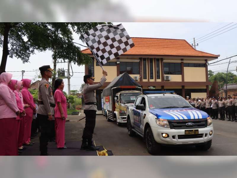 Polres Bojonegoro Salurkan Bantuan untuk Korban Bencana Gempa Bumi di Cianjur