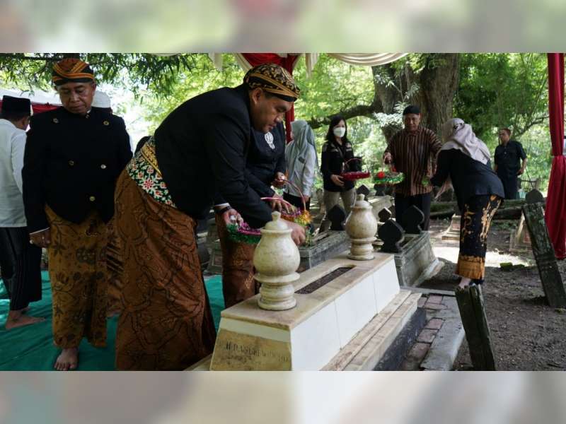 Sambut Hari Jadi, Pemkab Blora Lakukan Ziarah Makam dan Anjangsana ke Mantan Bupati