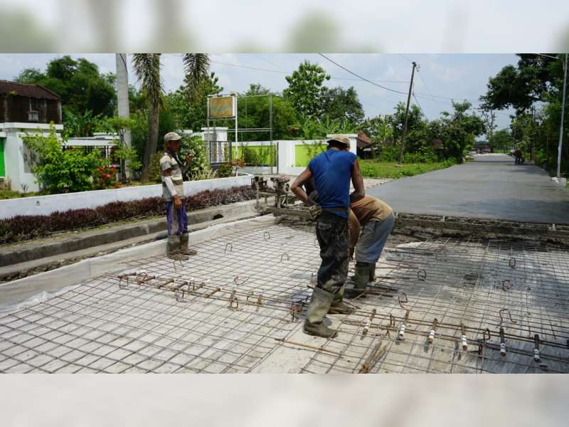 Bupati Blora Pastikan Pembangunan Jalan dari Bankeu Pemkab Bojonegoro Selesai Pekan Ini