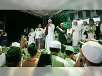 Meski Sempat Diguyur Hujan Deras, Blora Berselawat di Cepu Tetap Meriah