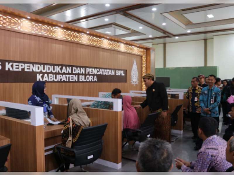 Sidak MPP, Bupati Pastikan&nbsp; Loket Pelayanan Sudah Aktif Layani Warga  &nbsp;