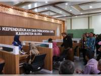 Sidak MPP, Bupati Pastikan&nbsp; Loket Pelayanan Sudah Aktif Layani Warga  &nbsp;