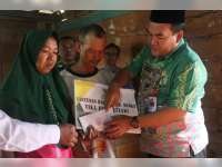 Bupati Blora Santuni Keluarga Almarhumah Guru TK Korban Kecelakaan di Lemah Putih