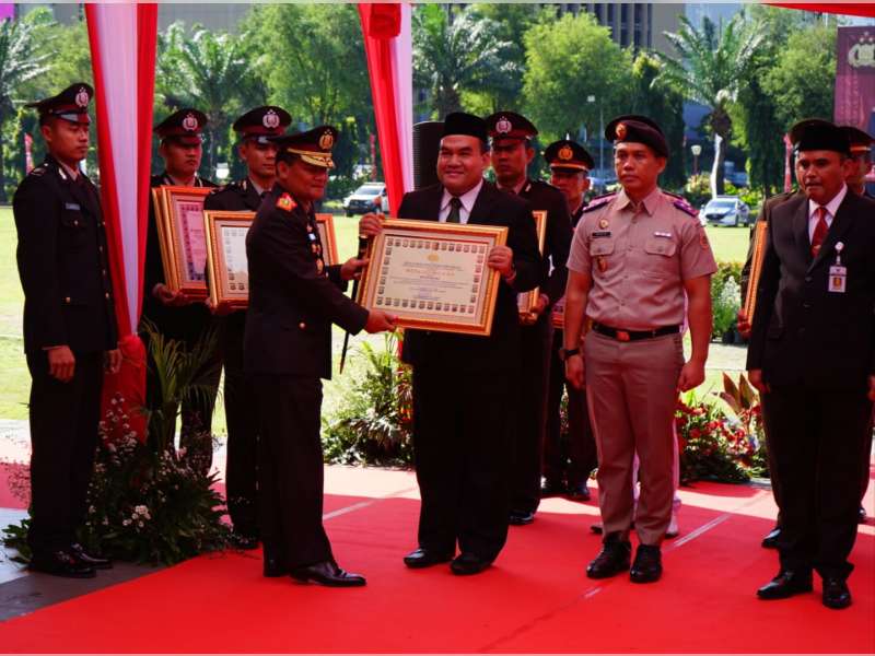 Dukung Penuh Pembangunan RS Bhayangkara, Bupati Blora Terima Penghargaan dari Kapolda Jateng