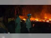 Diduga Korsleting Listrik, Rumah Warga Ngasem, Bojonegoro Terbakar, Kerugian Capai Rp 120 Juta