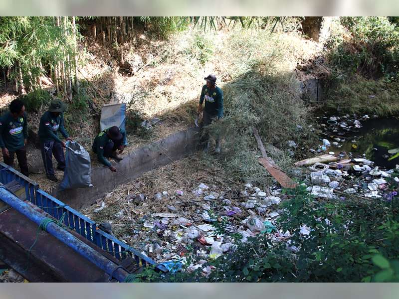Hari Sungai Nasional 2023 di Blora, Ratusan Relawan Bersihkan Sungai Grojogan