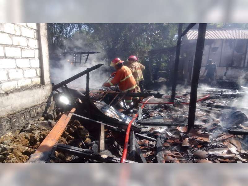 Kebakaran Kembali Terjadi di Bojonegoro, 5 Rumah Warga Baureno Terbakar, Kerugian Rp 100 Juta