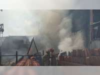 Diduga Akibat Pembakaran Sampah, Rumah Milik Warga Ledokwetan, Bojonegoro Kota Terbakar