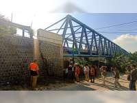 Tembok Penahan Jembatan Kaliketek Penghubung Bojonegoro-Tuban Alami Keretakan