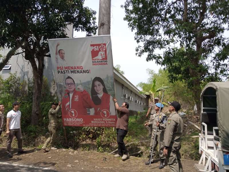 Bawaslu Blora Copot APK Pemilu Tak Tertib Aturan