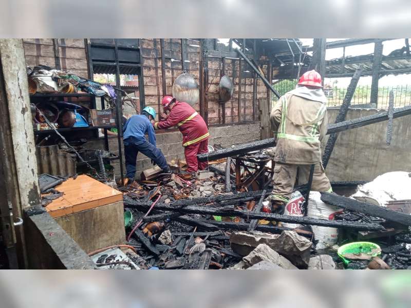 Diduga Akibat Tabung Elpiji Bocor, Dapur Rumah Makan Klothok di Padangan, Bojonegoro Terbakar