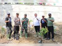 Peringati Hari Bhakti PUPR, Bupati Blora Tanam Pohon Daerah Rawan Longsor