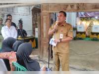 Bupati Arief Tinjau Simulasi Pemungutan dan Penghitungan Suara Pemilu 2024, di TPS 7 Desa Jepangrejo