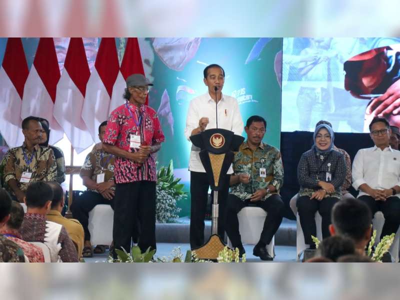 Berani Cerita Blak-blakan Pelayanan JKN-KIS, 2 Warga Blora Terima Sepeda dari Presiden Jokowi