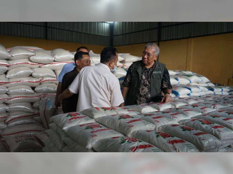 Dirut Bulog Pastikan Harga Beras Segera Turun