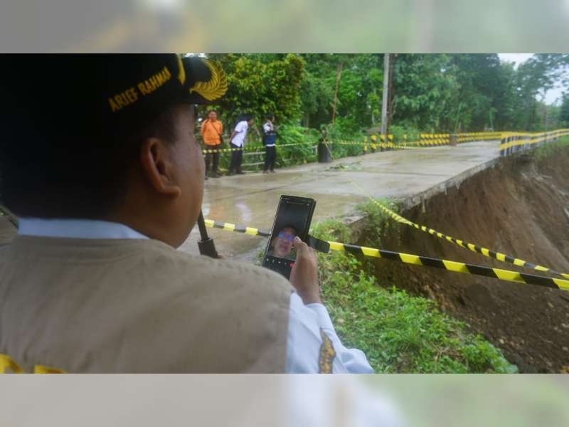 Tinjau Tebing Sungai Longsor di Cepu, Blora, Bupati Koordinasi dengan BBWS Bengawan Solo