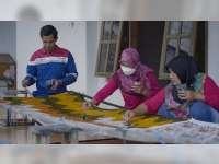 Batik Kembang Sambiloto, Karya Kreatif Ibu-ibu Desa Sambiroto, Bojonegoro