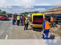 Mobil Rombongan asal Bojonegoro Alami Kecelakaan di Tol Gresik, 2 Orang Meninggal