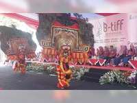 Parade Reog dan Jaranan Awali Pembukaan Bojonegoro Thengul International Folklore Festival