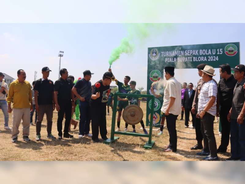 Resmi Dibuka, Turnamen Sepak Bola Piala Bupati Blora U-15 Diikuti 17 Tim