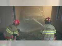 Akibat Aki Meledak, Mobil Salah Satu Jaksa Kejaksaan Negeri Bojonegoro Terbakar