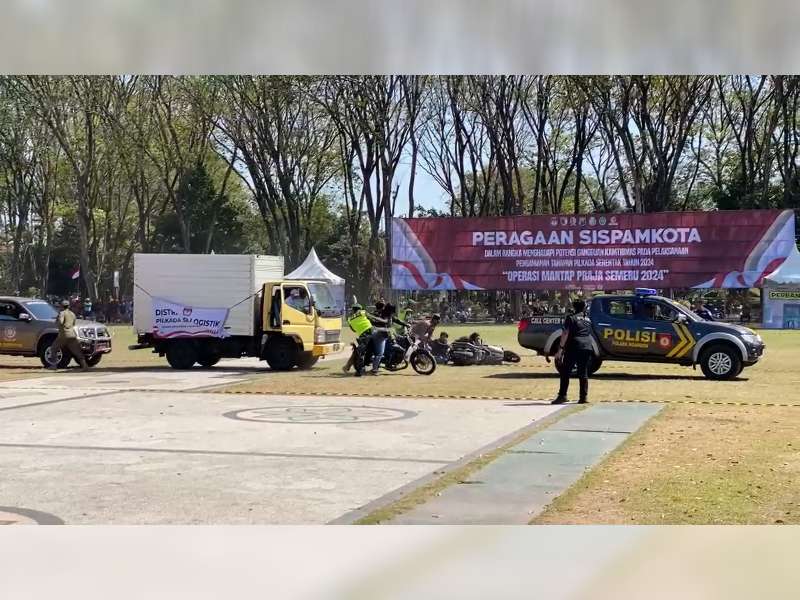 Polres Bojonegoro Laksanakan Apel Gelar Pasukan dan Peragaan Sispamkota Pengamanan Pilkada 2024
