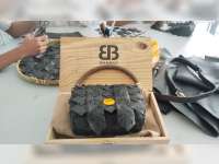 Pelajar di Blora Sulap Limbah Ban Jadi Tas Fashion Unik dan Bernilai Ekonomi