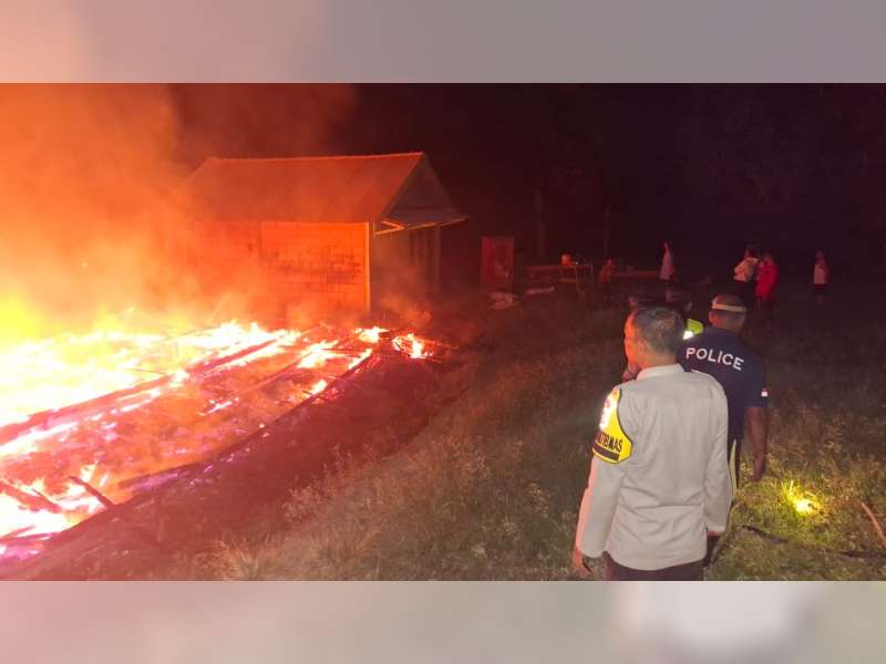 Ditinggal Nonton Pagelaran Wayang Kulit, Rumah Warga Malo, Bojonegoro Terbakar